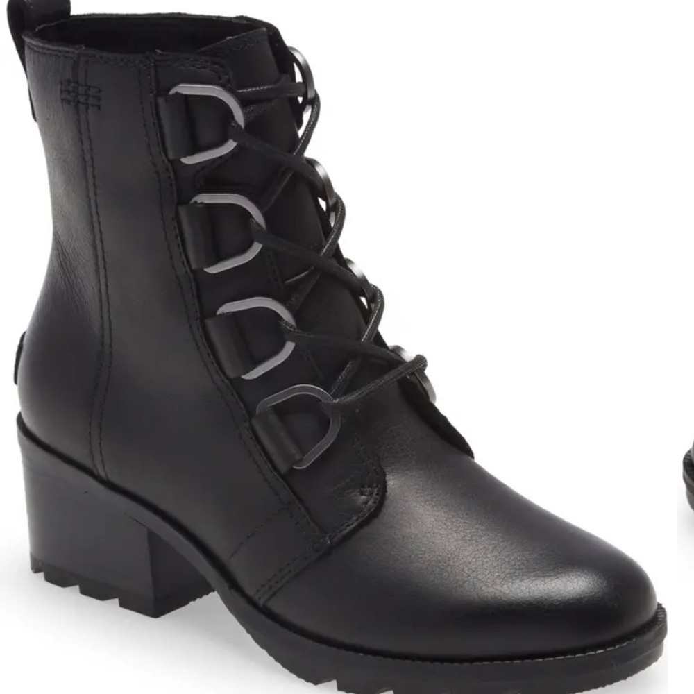 Size 8 Sorel Cate combat boots black.
